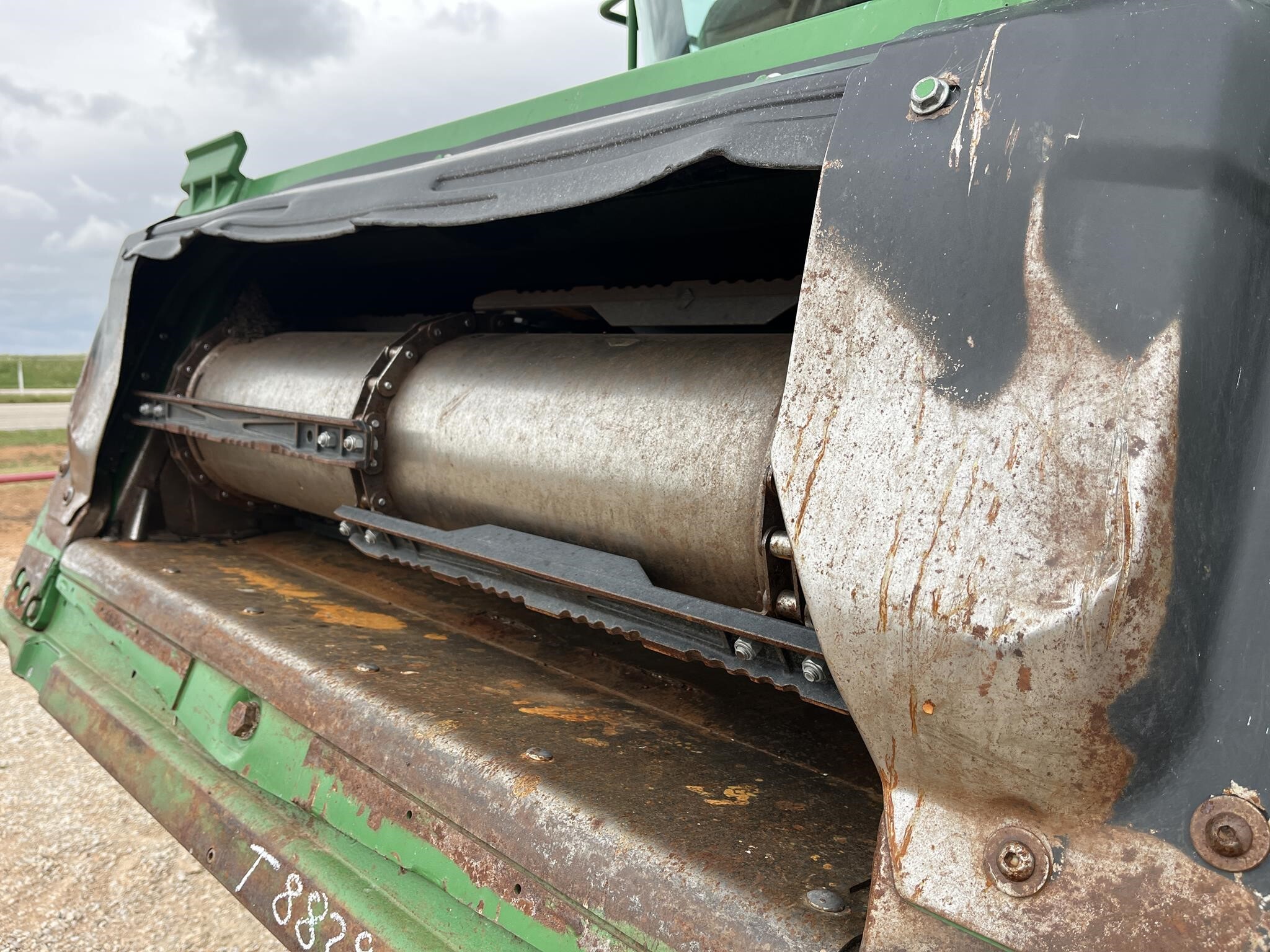 2011 John Deere S670 Combine