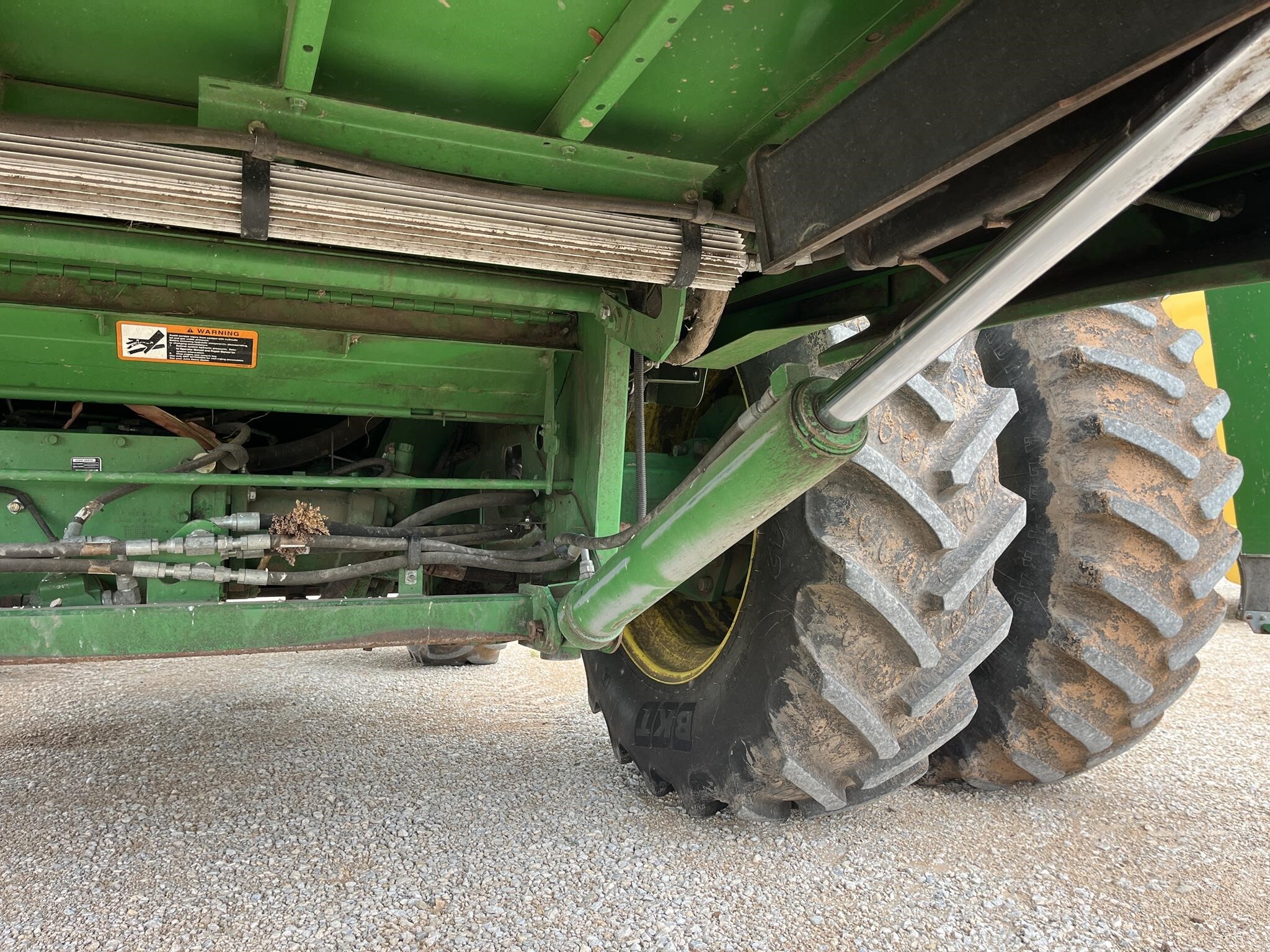 2011 John Deere S670 Combine