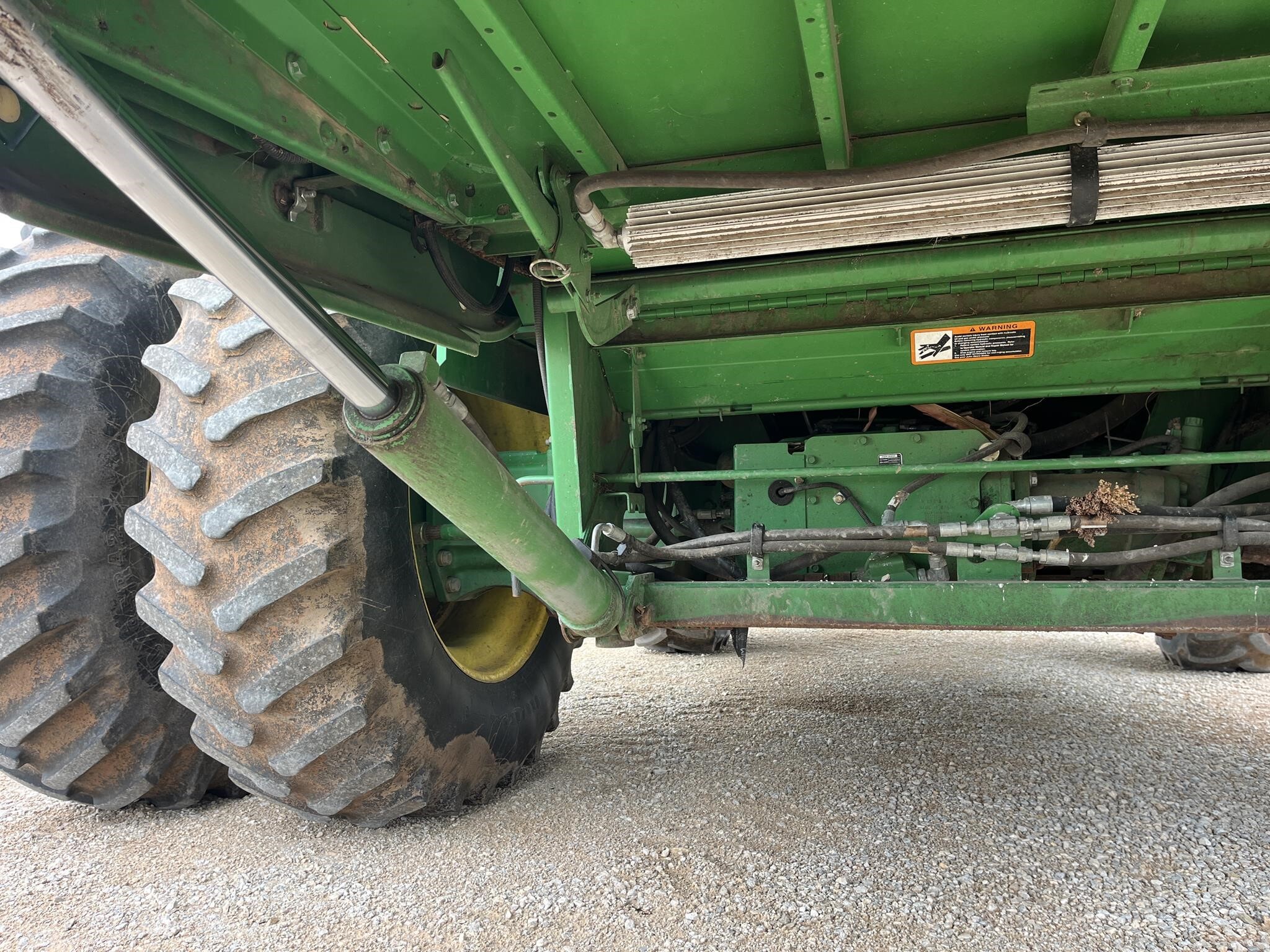 2011 John Deere S670 Combine