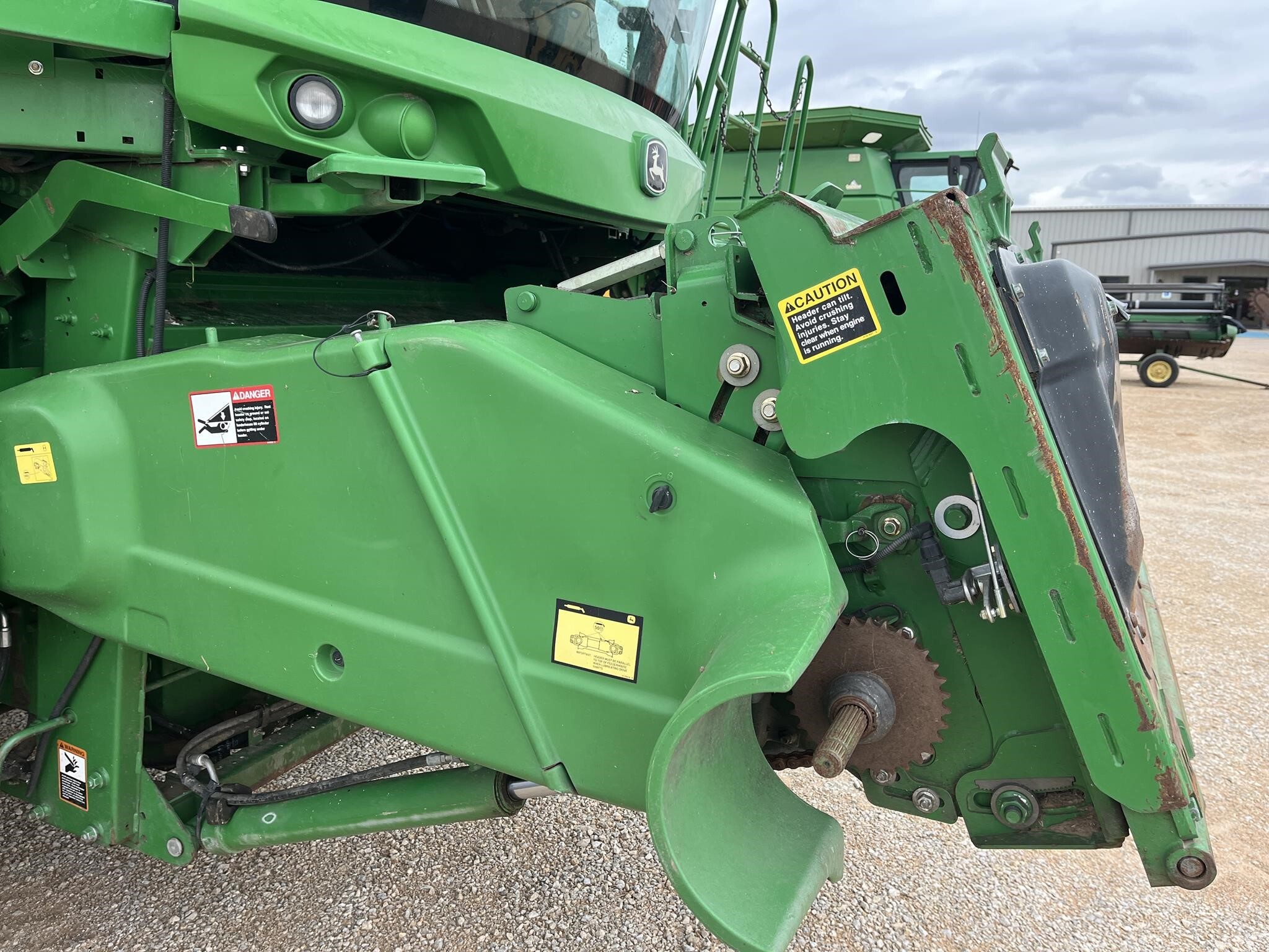 2011 John Deere S670 Combine