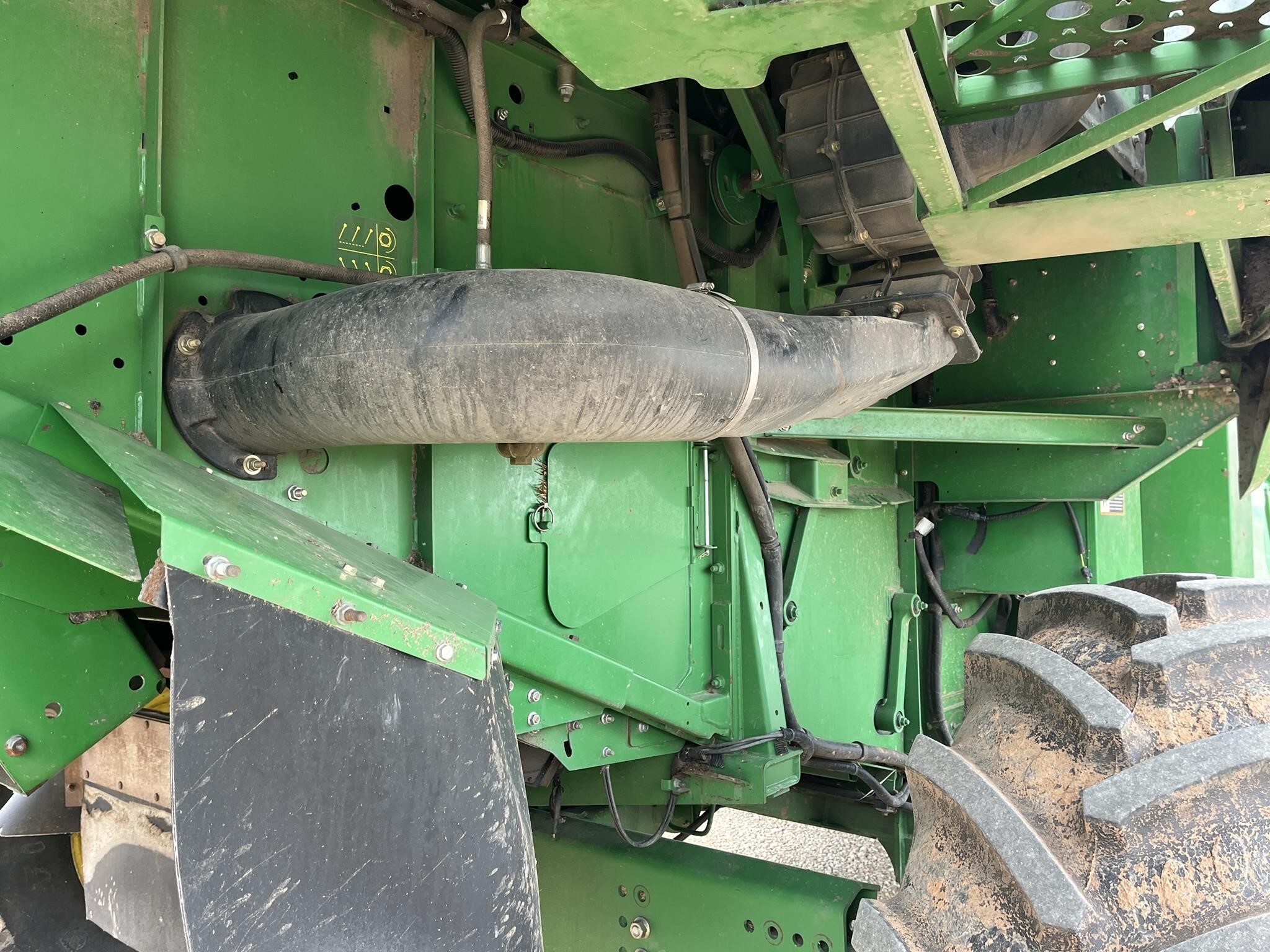 2011 John Deere S670 Combine