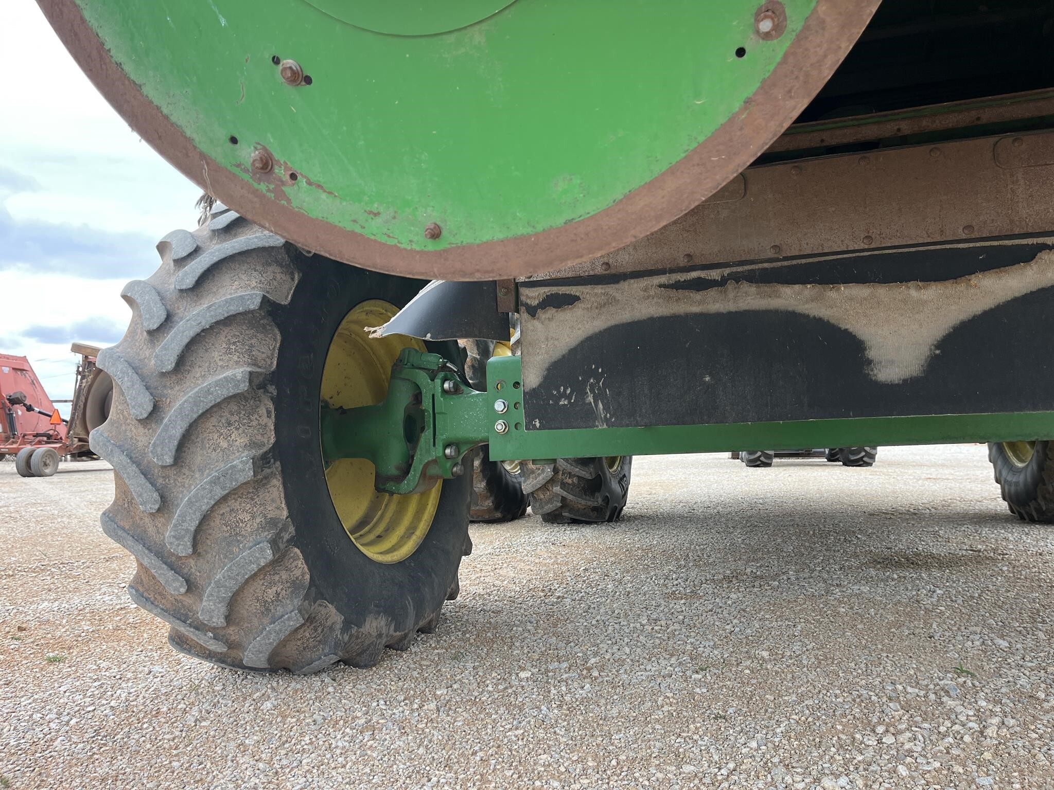 2011 John Deere S670 Combine