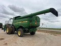 2011 John Deere S670 Combine