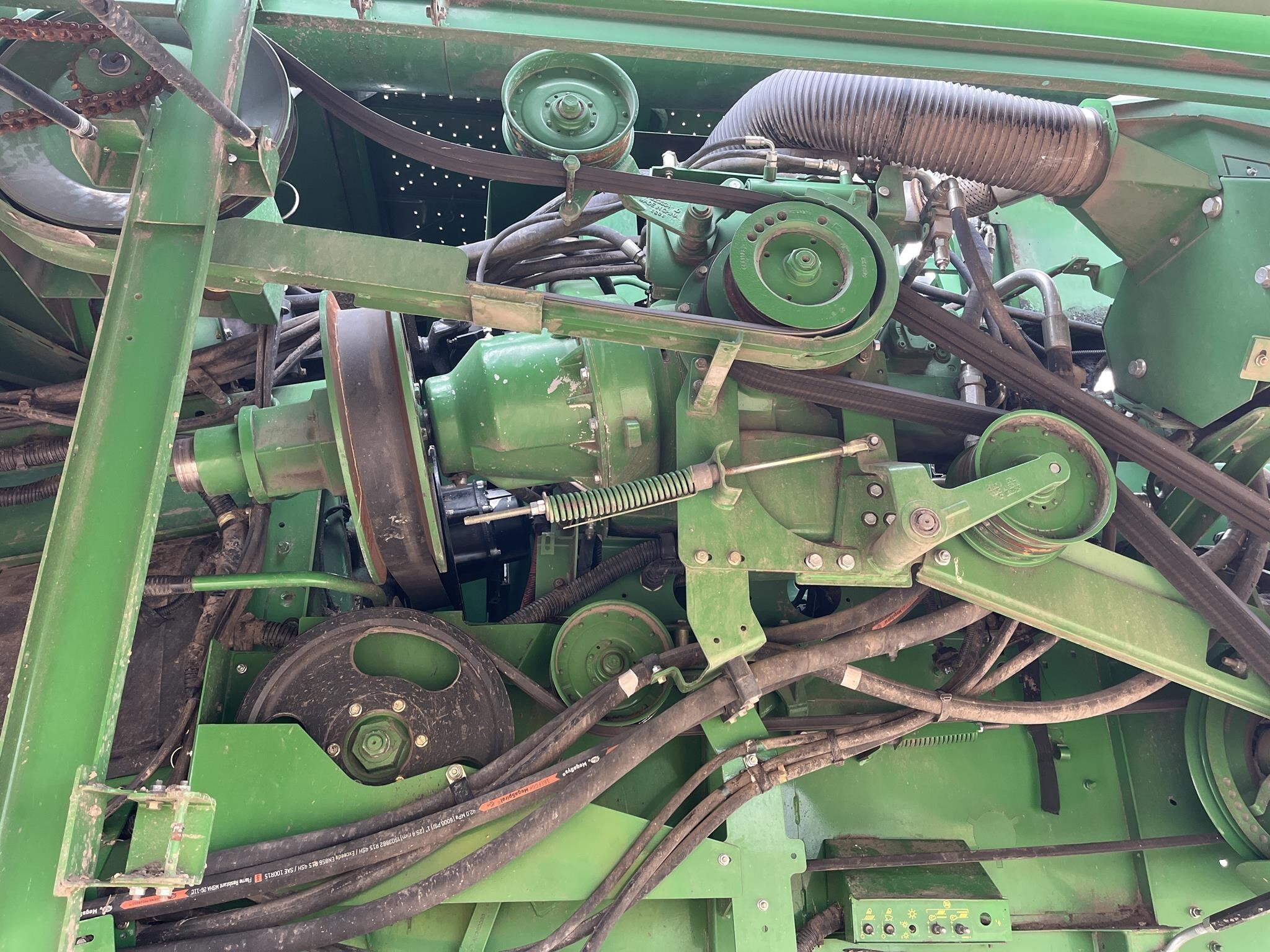 2011 John Deere S670 Combine