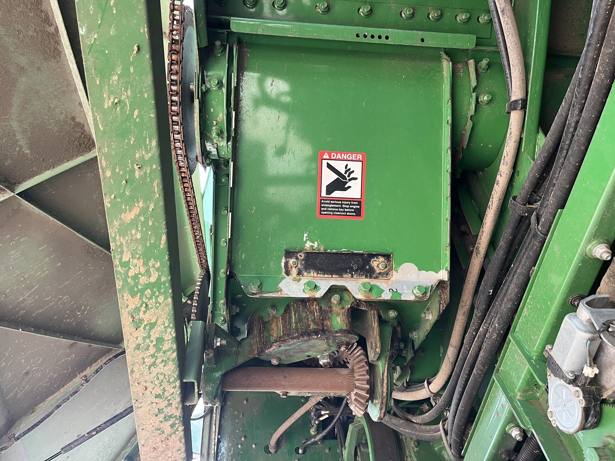 2011 John Deere S670 Combine