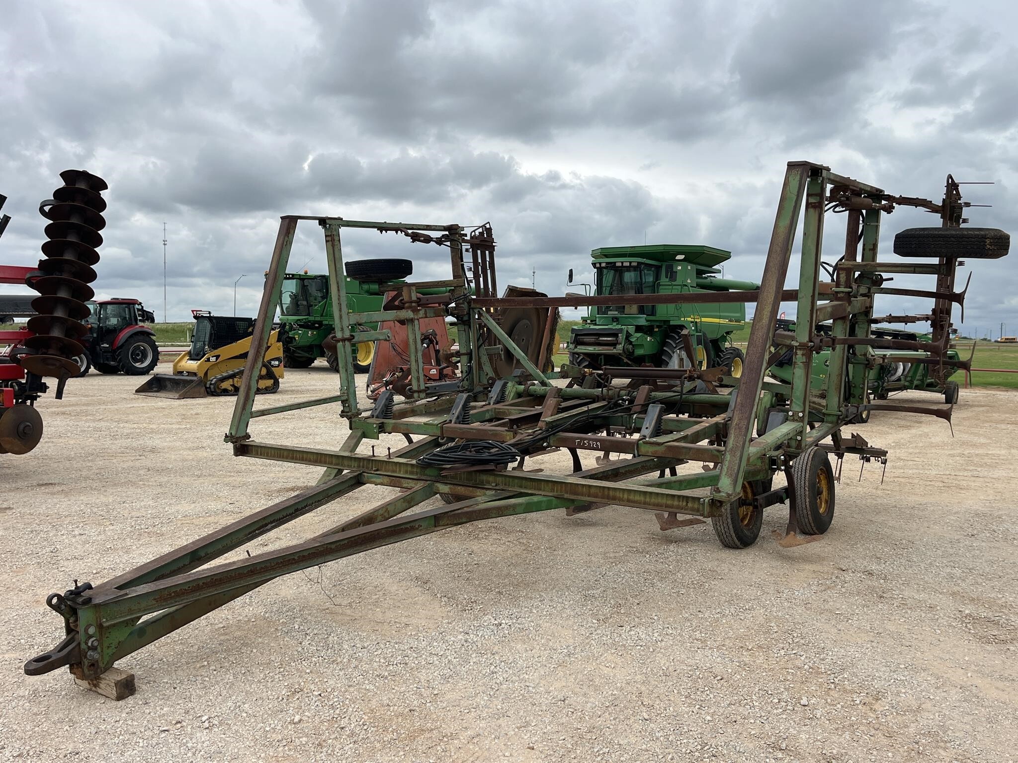  John Deere 1600 Chisel Plow