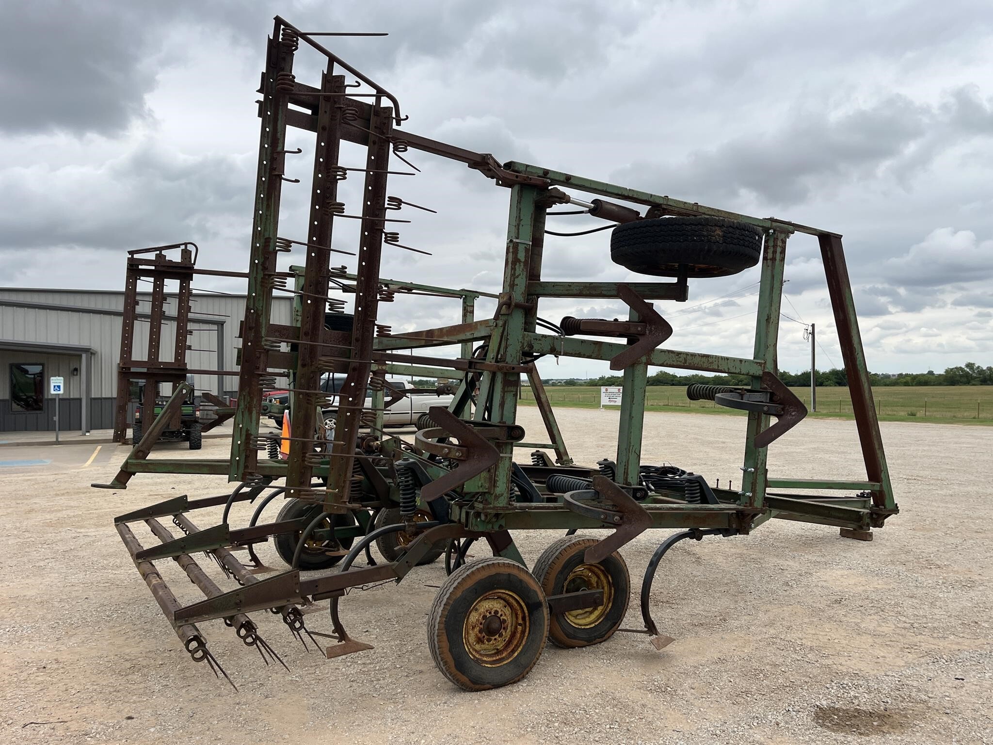  John Deere 1600 Chisel Plow