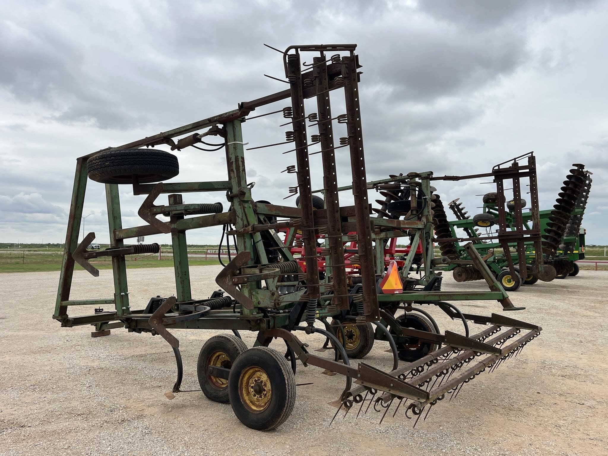  John Deere 1600 Chisel Plow