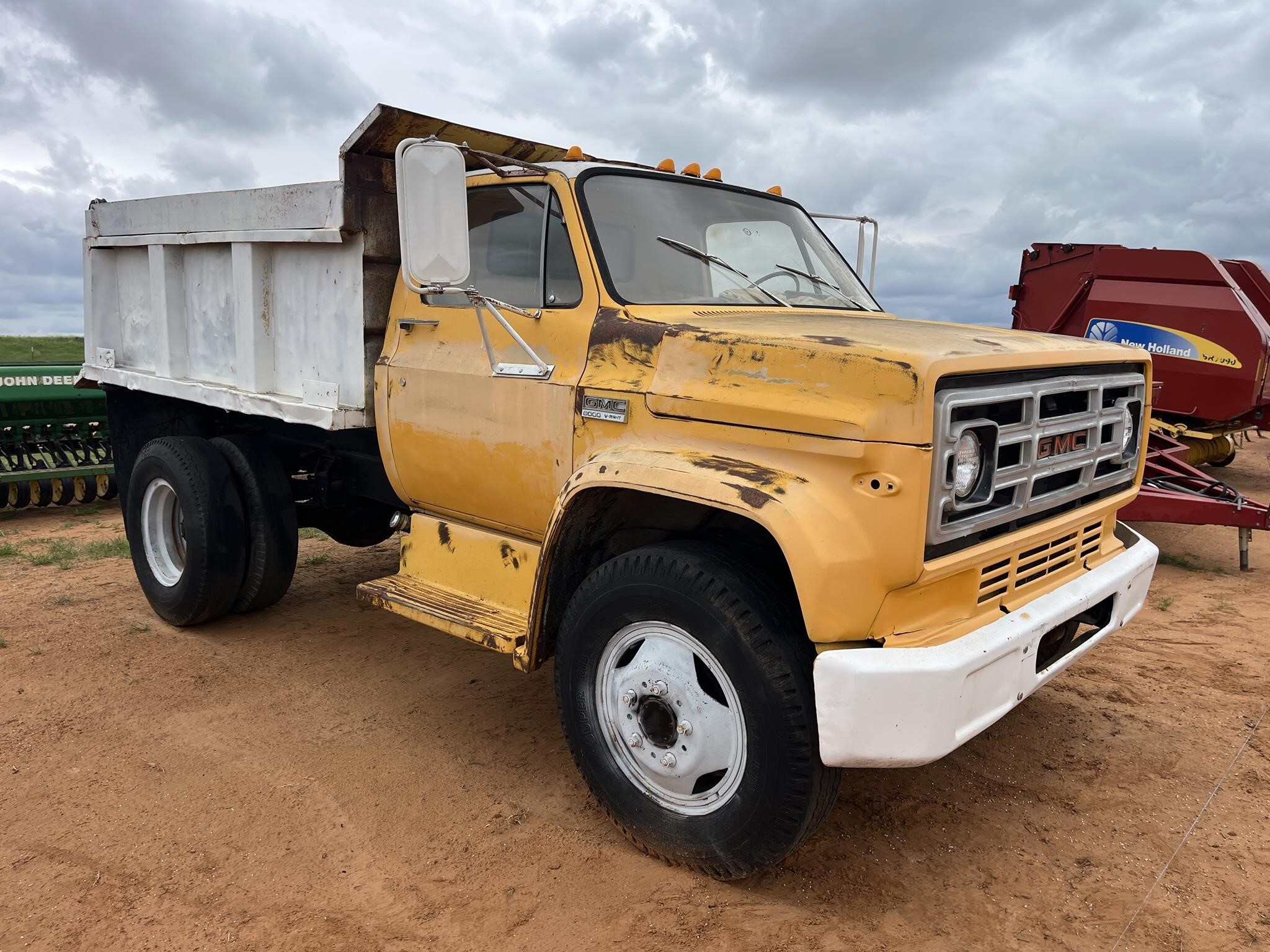 1979 GMC 6000 Semi Trucks/Trailer