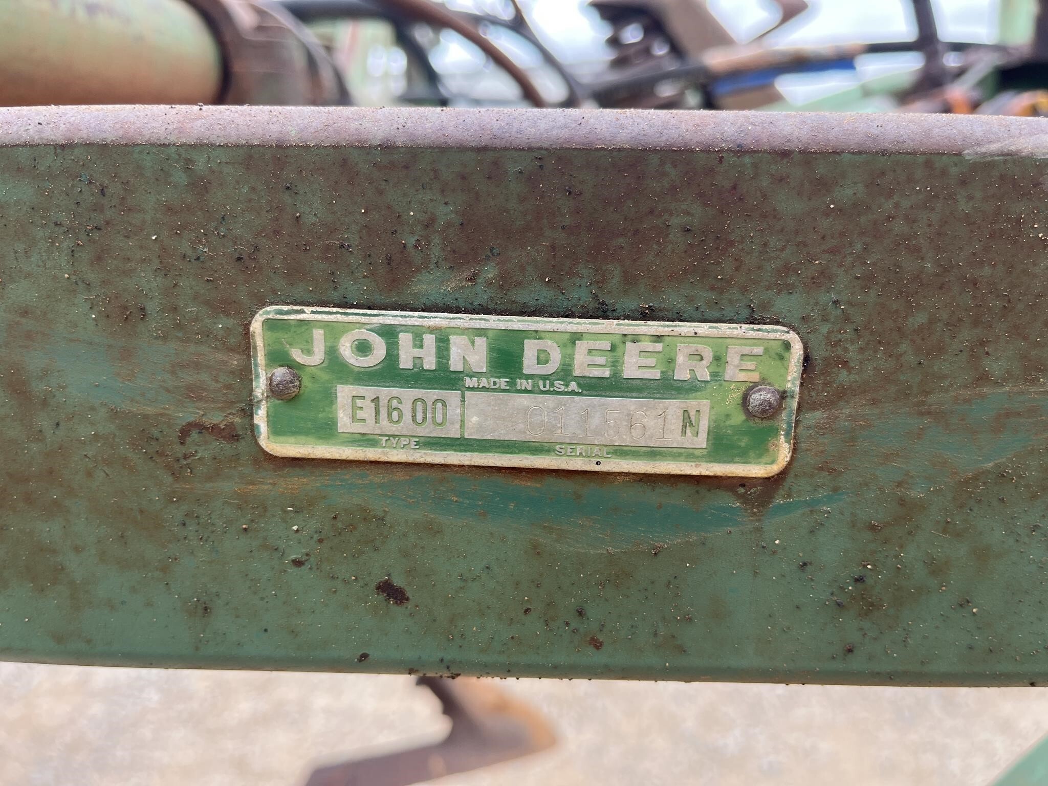  John Deere 1600 Chisel Plow