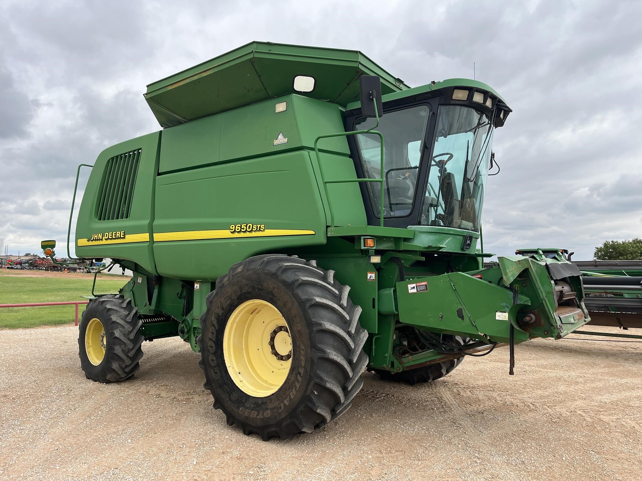 2000 John Deere 9650 STS Combine