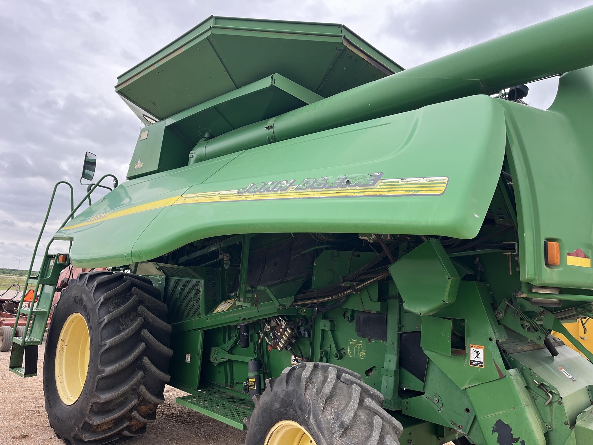 2000 John Deere 9650 STS Combine