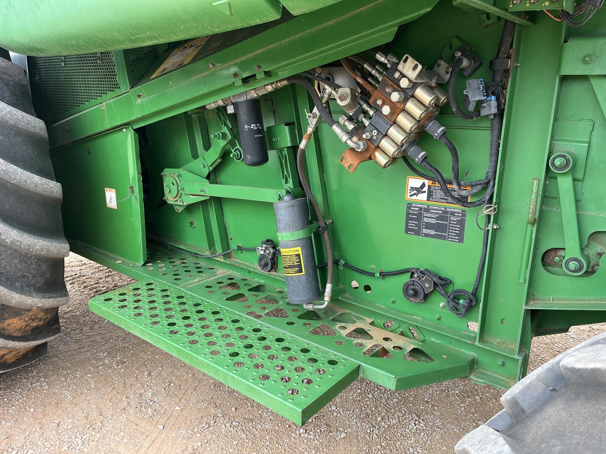 2000 John Deere 9650 STS Combine