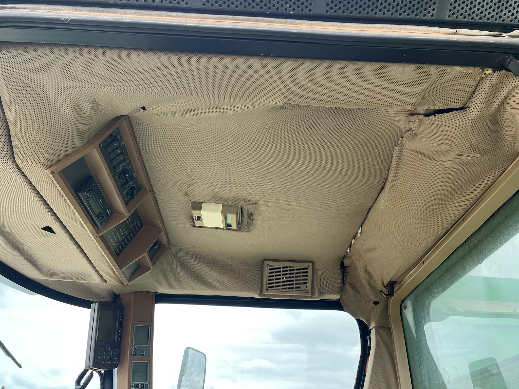 2000 John Deere 9650 STS Combine