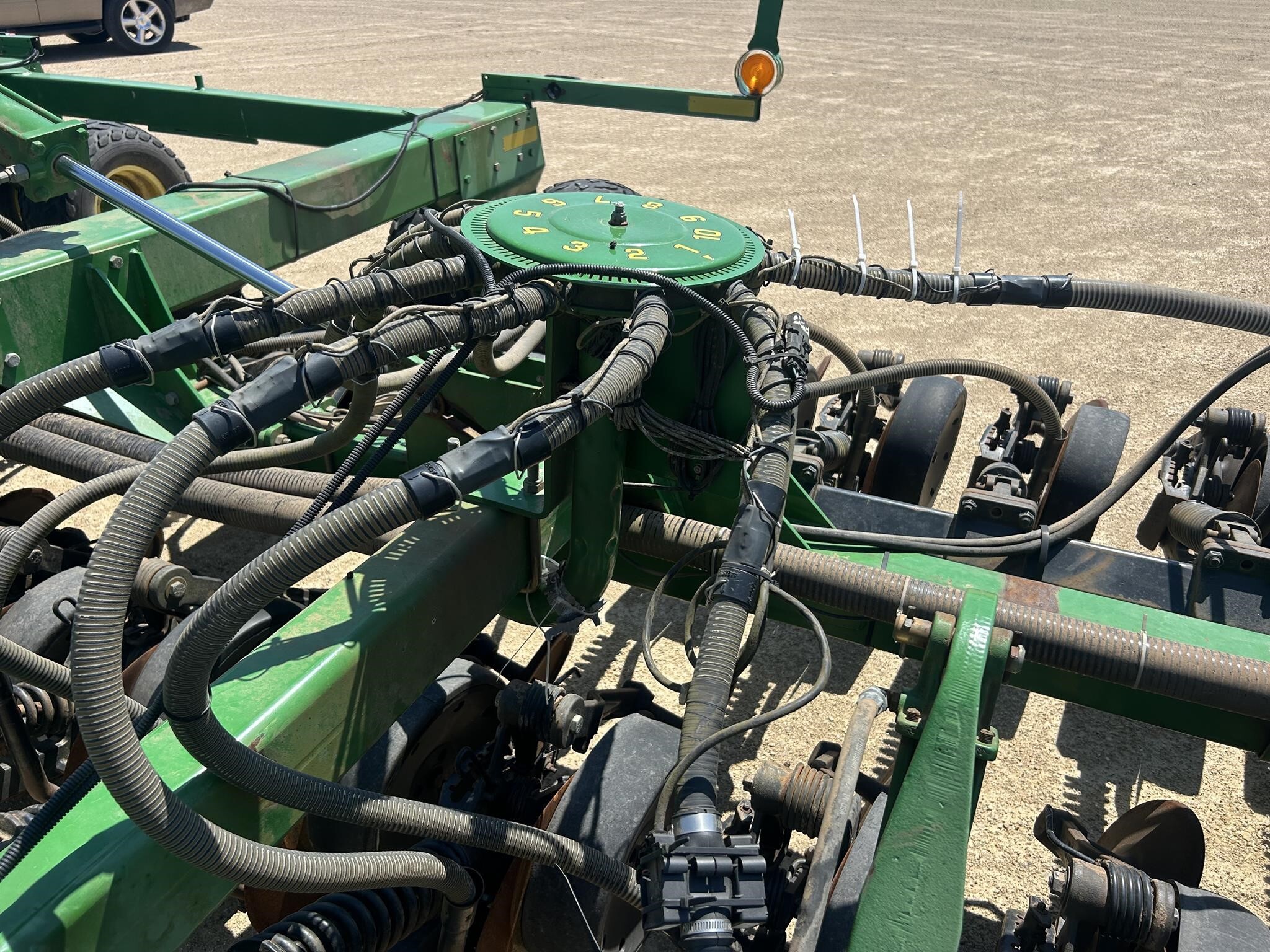  John Deere 1890 CCS Air Seeder