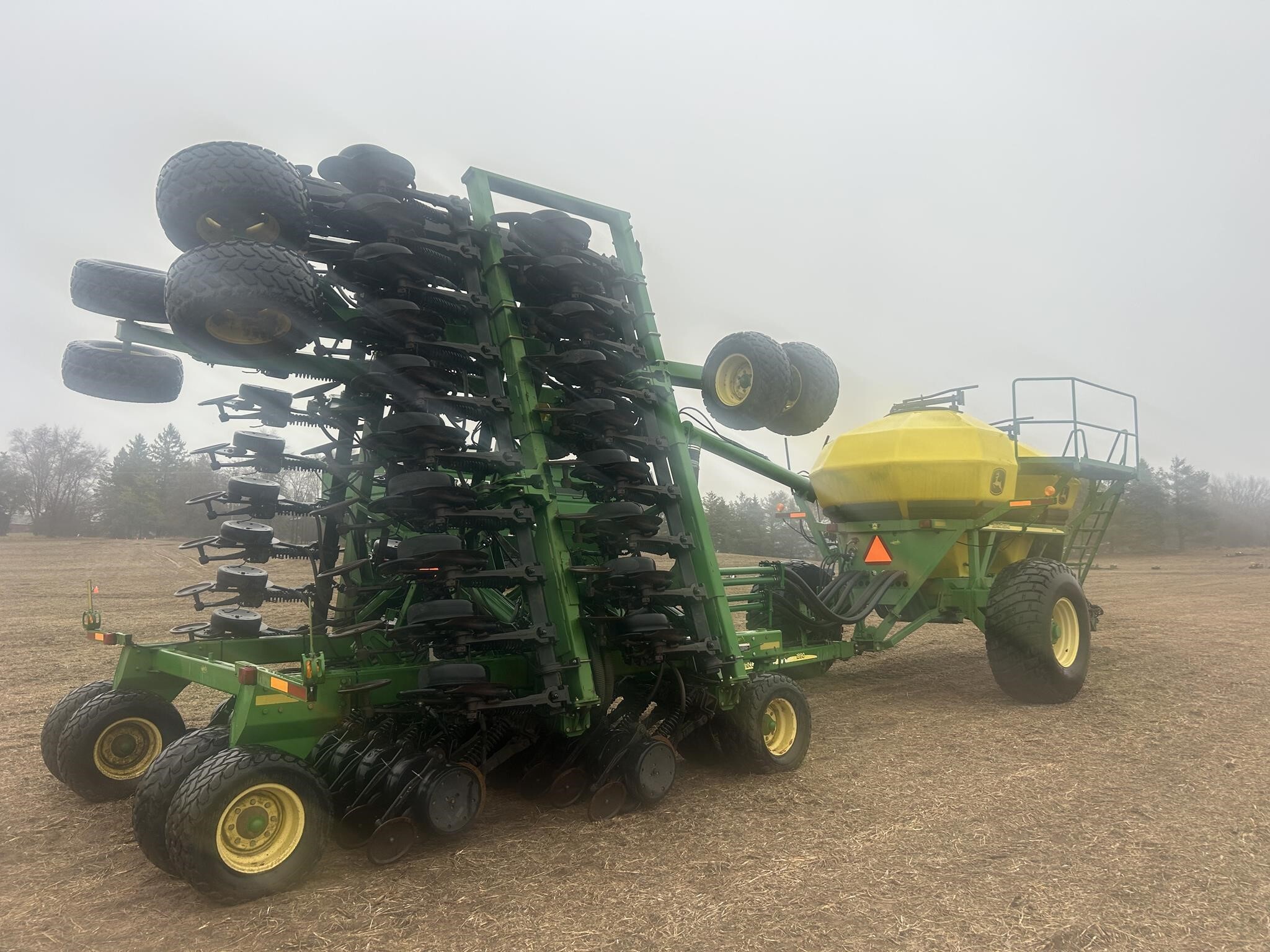  John Deere 1890 CCS Air Seeder
