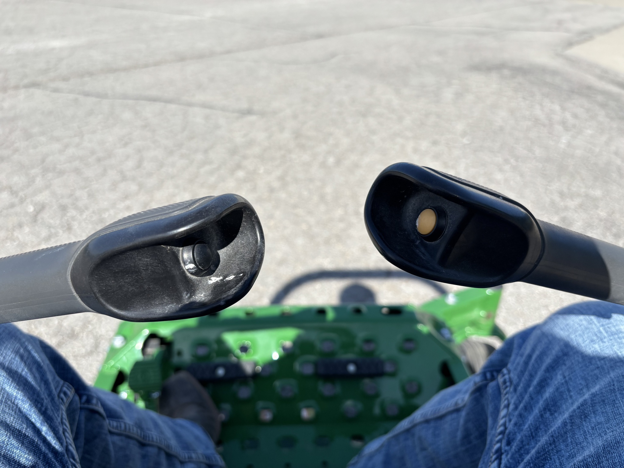 2023 John Deere Z930R Lawn Mower