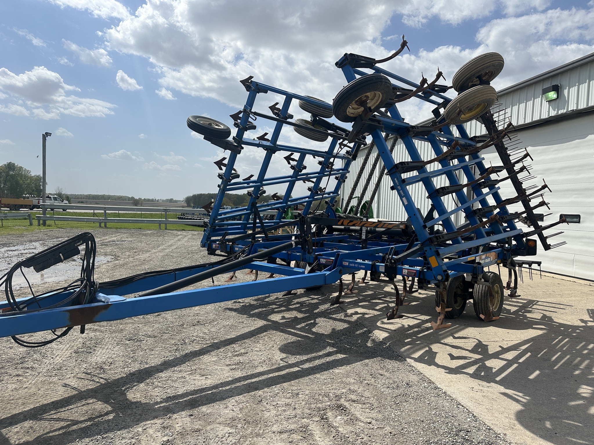 1996 DMI Tigermate II Field Cultivator