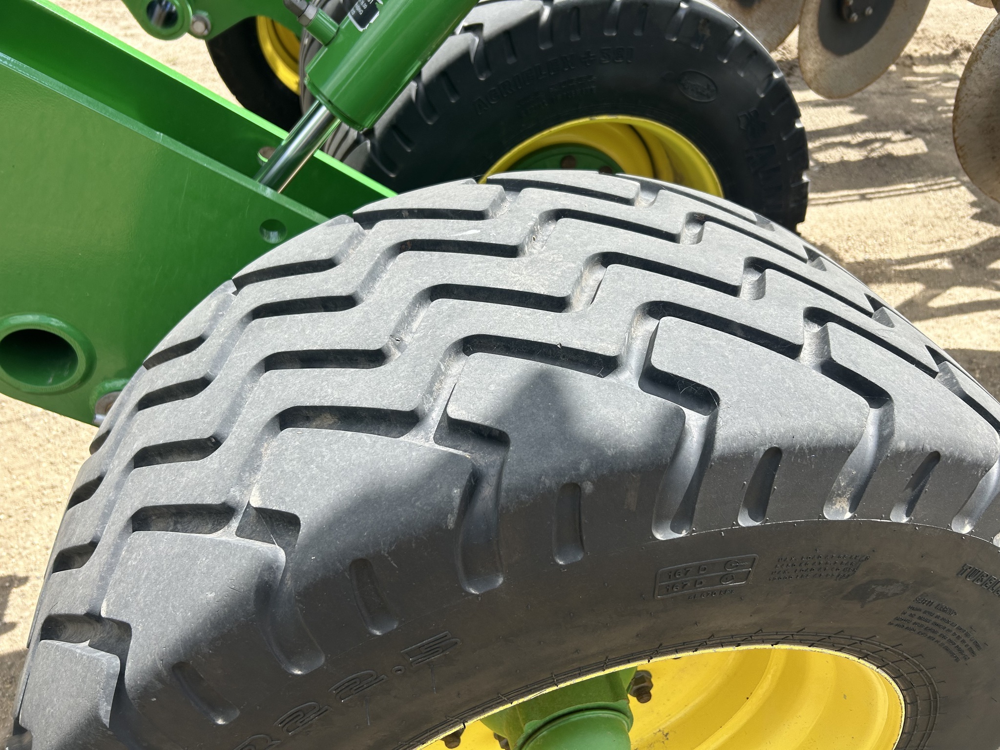 2024 John Deere 2730 Disk Chisel