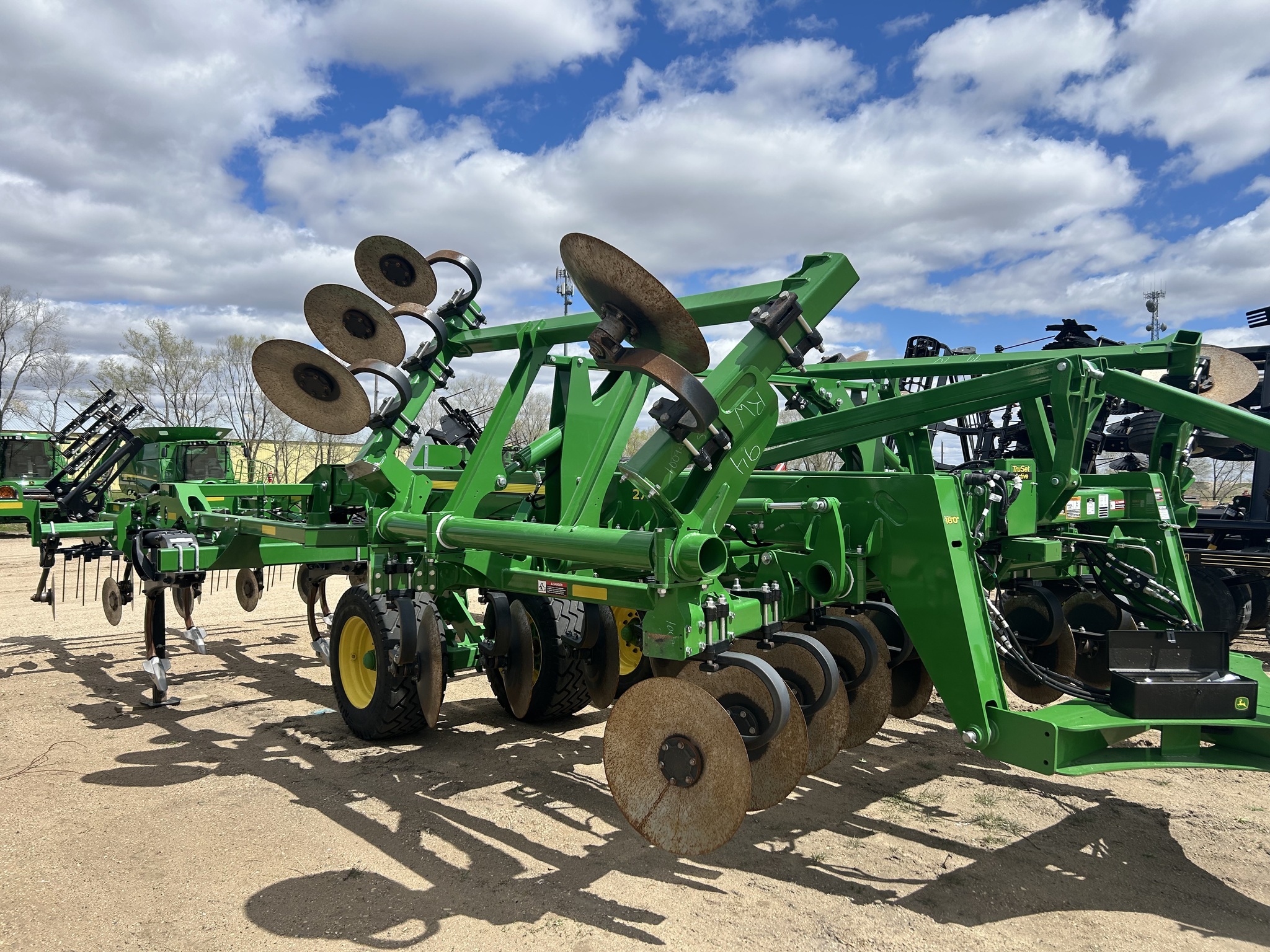2024 John Deere 2730 Disk Chisel