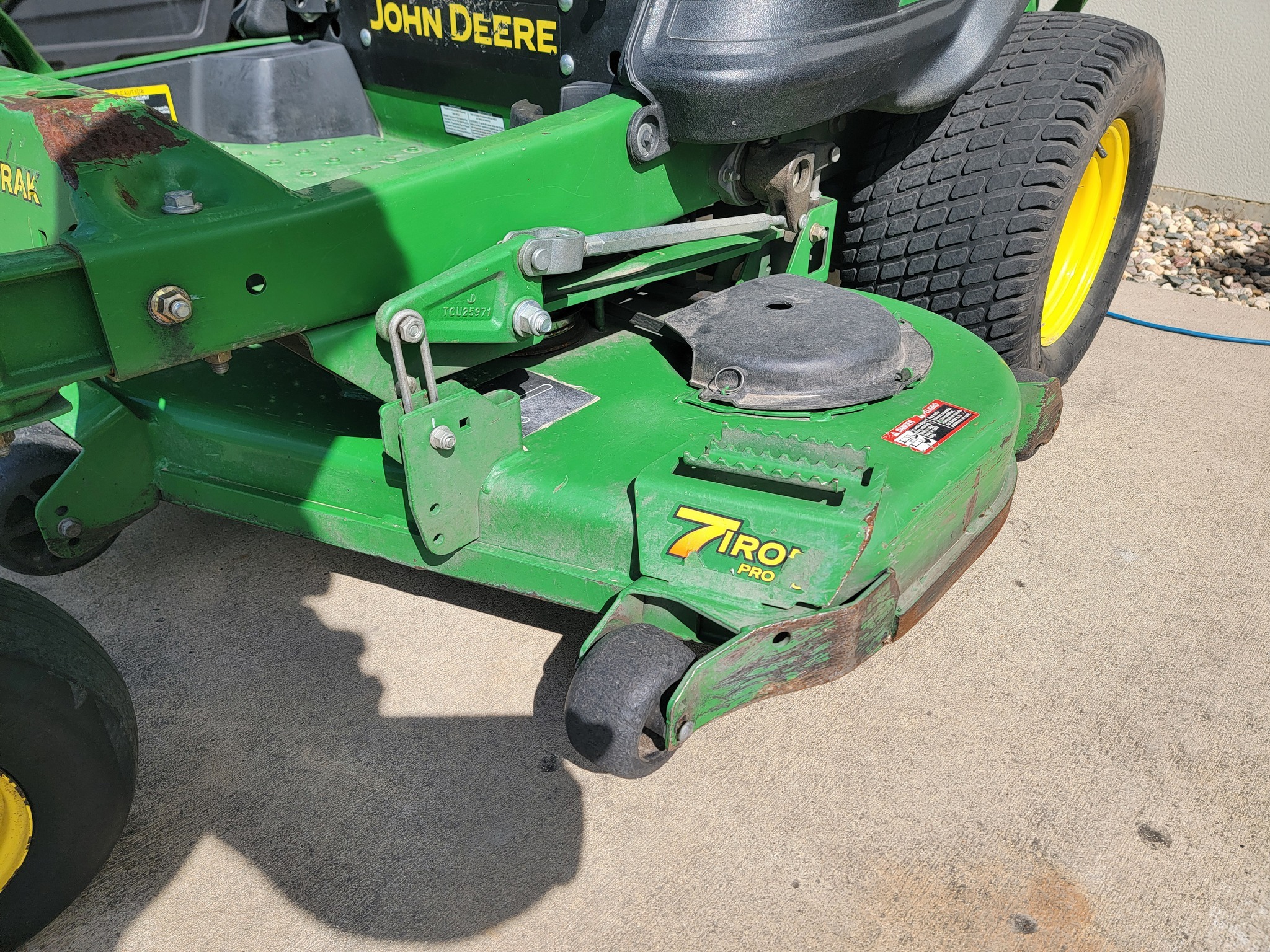 2016 John Deere Z930M Lawn Mower