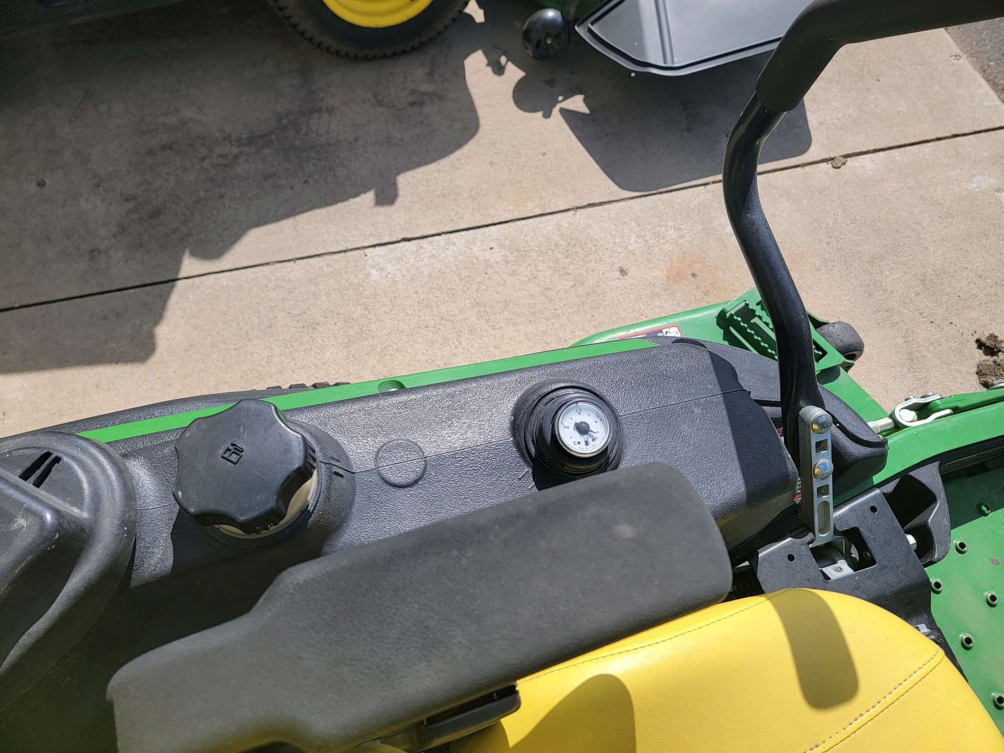 2016 John Deere Z930M Lawn Mower