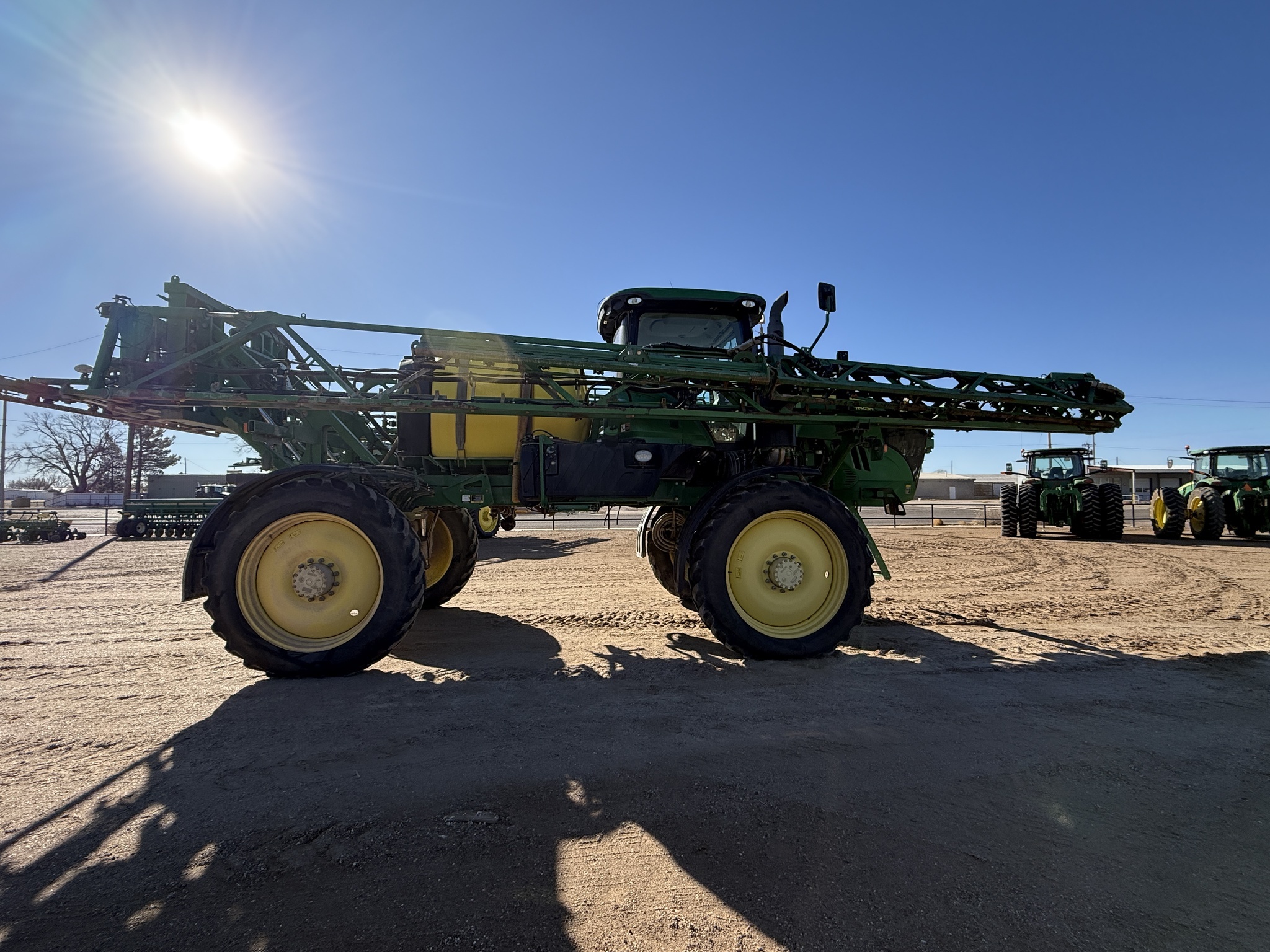 2016 John Deere R4030 Self-Propelled Sprayer
