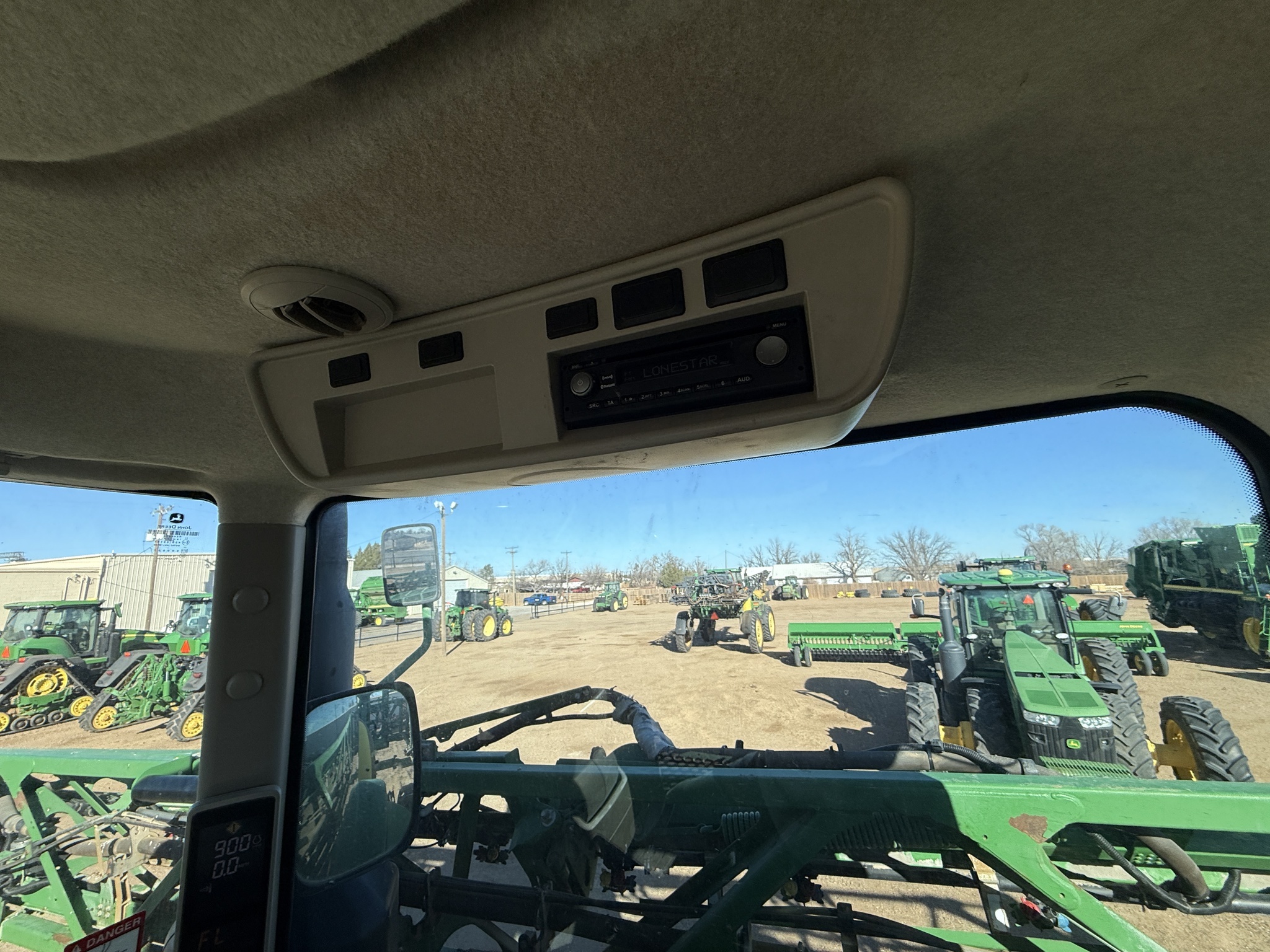 2016 John Deere R4030 Self-Propelled Sprayer