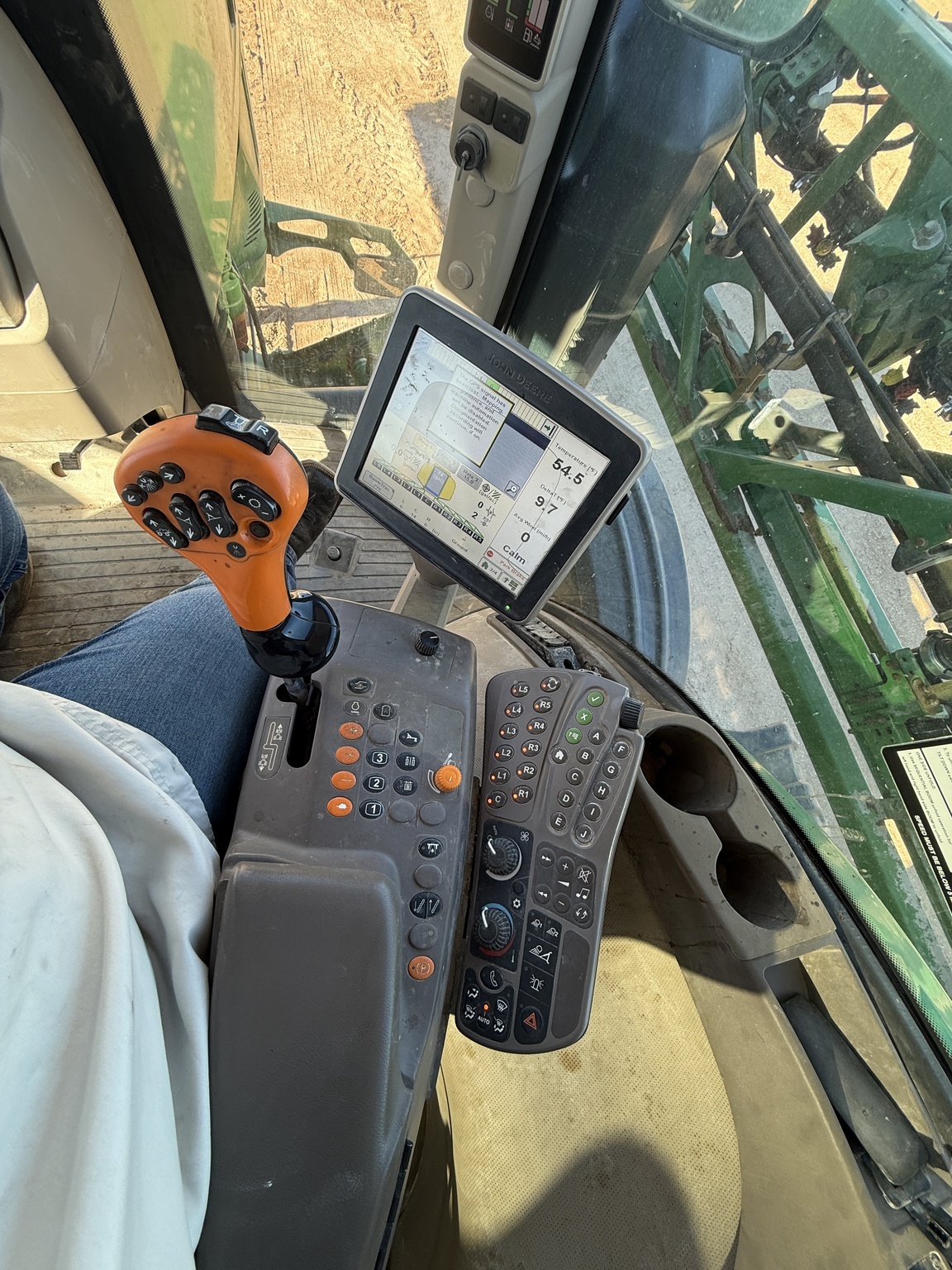 2016 John Deere R4030 Self-Propelled Sprayer