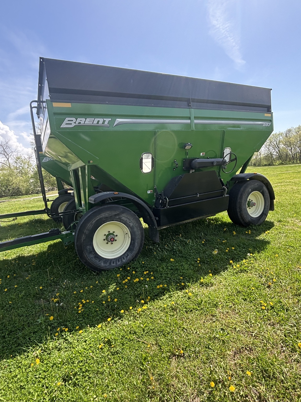  Brent 557 Gravity Wagon