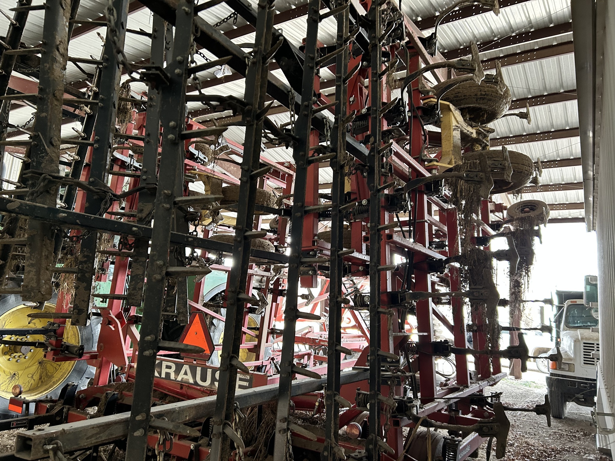 2010 Krause 5635-46 Field Cultivator
