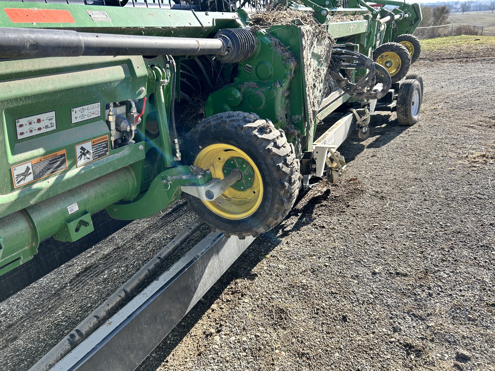 2023 John Deere HD40F Platform