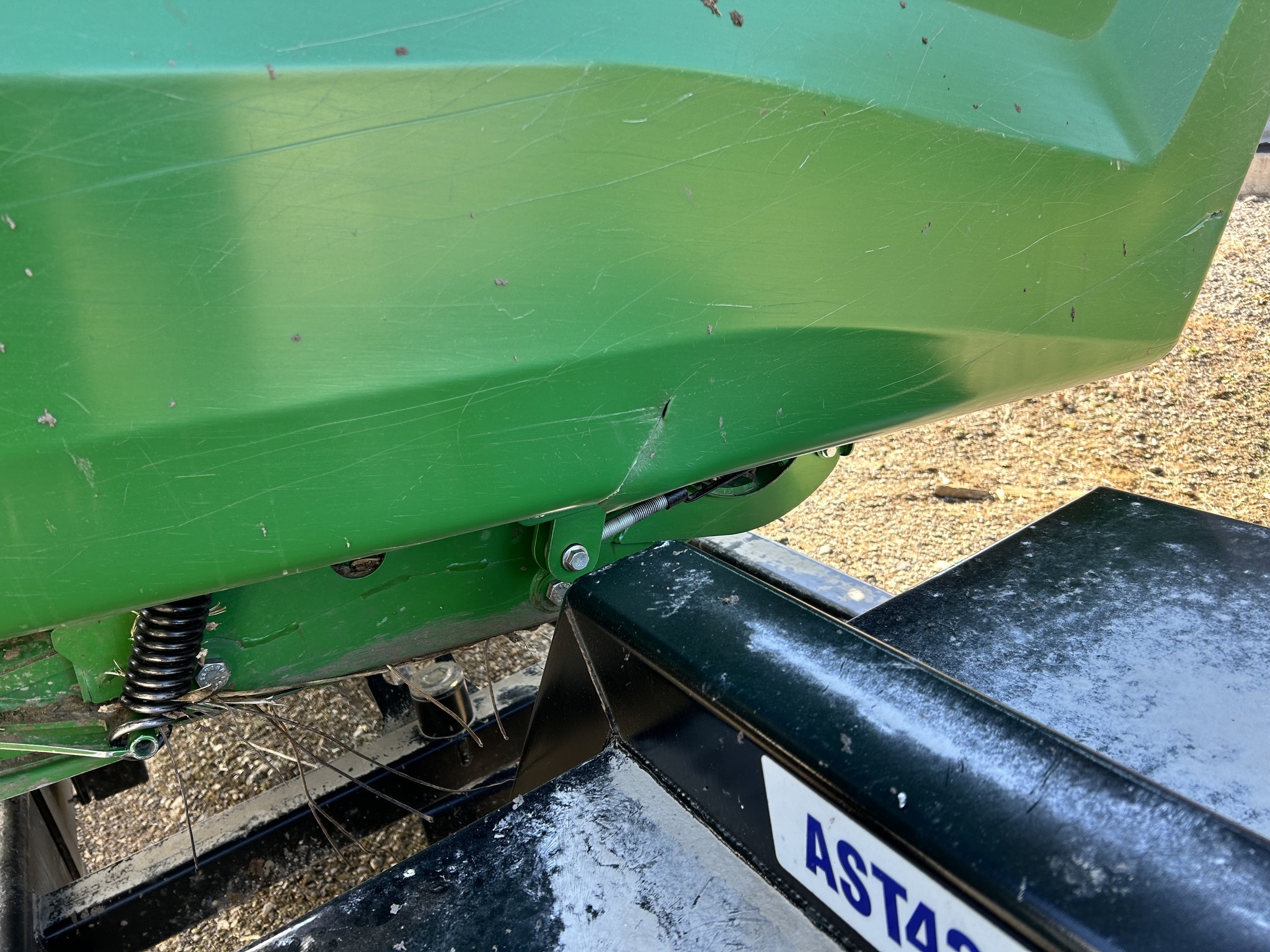 2023 John Deere HD40F Platform