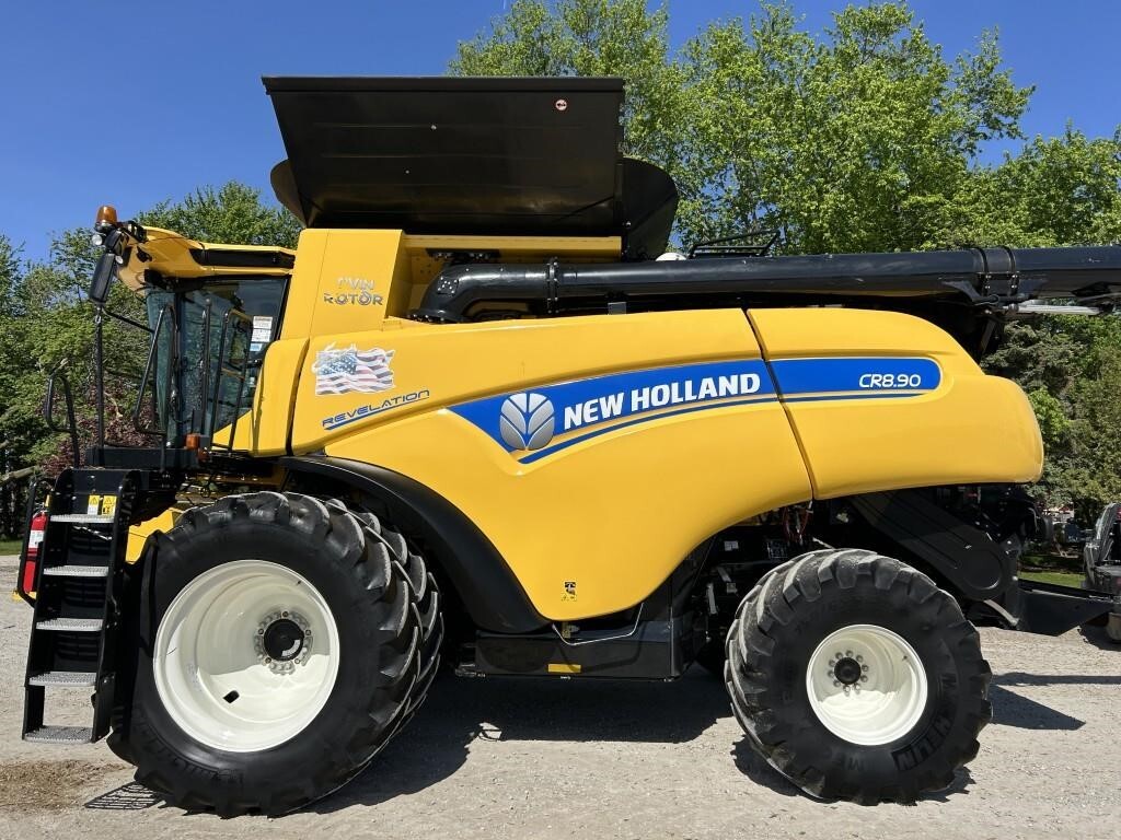2018 New Holland CR8.90 Combine