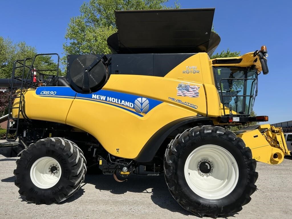 2018 New Holland CR8.90 Combine