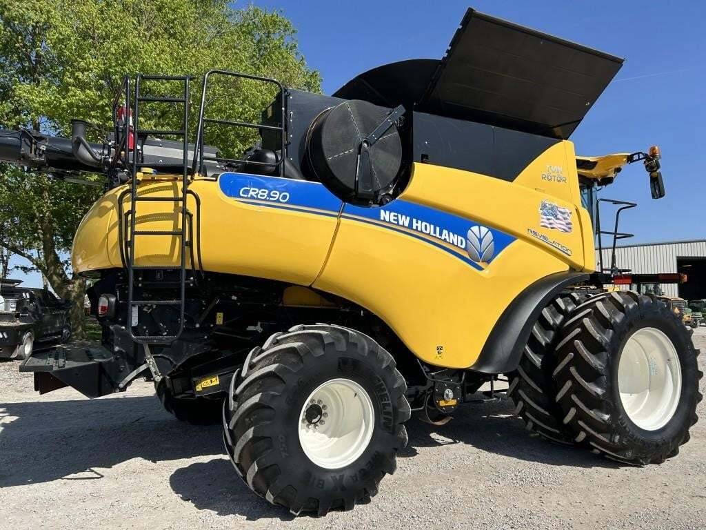 2018 New Holland CR8.90 Combine