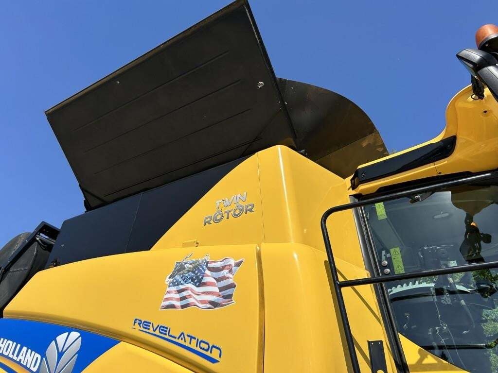2018 New Holland CR8.90 Combine