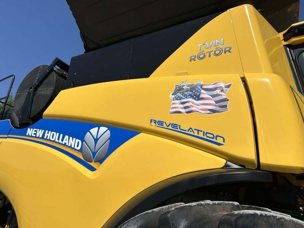 2018 New Holland CR8.90 Combine