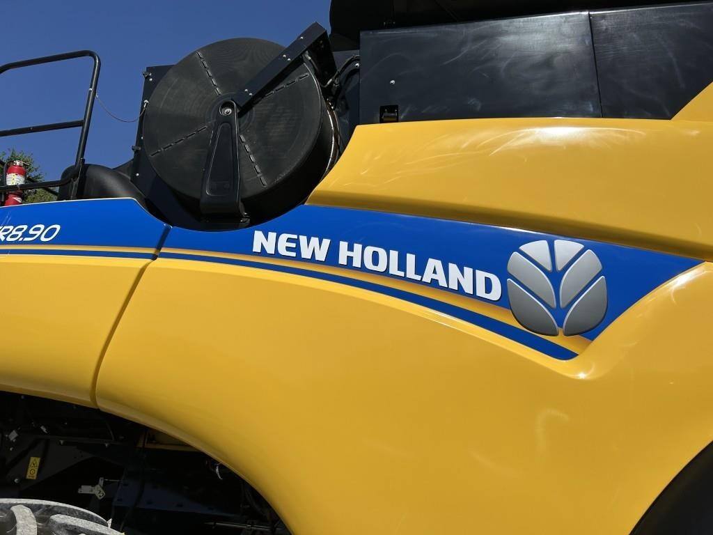 2018 New Holland CR8.90 Combine