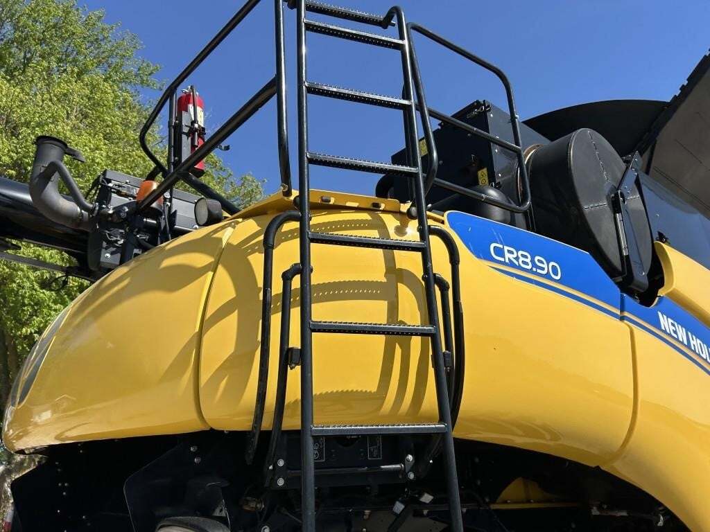 2018 New Holland CR8.90 Combine