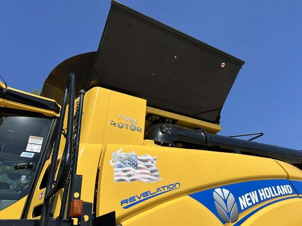 2018 New Holland CR8.90 Combine