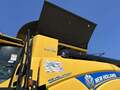 2018 New Holland CR8.90 Combine