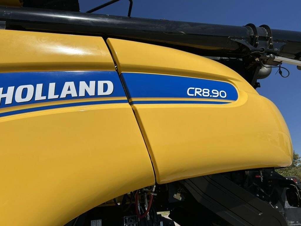 2018 New Holland CR8.90 Combine