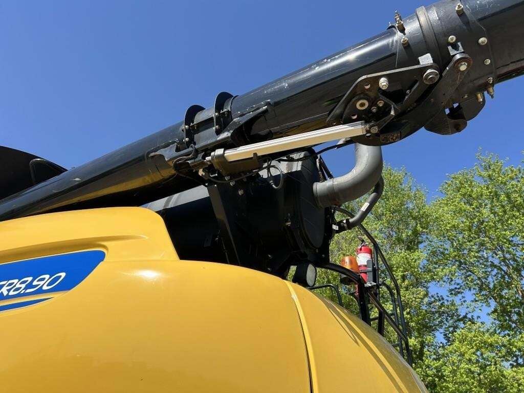2018 New Holland CR8.90 Combine