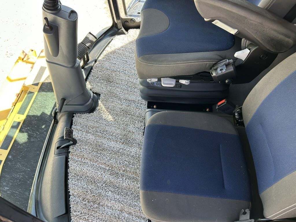 2018 New Holland CR8.90 Combine
