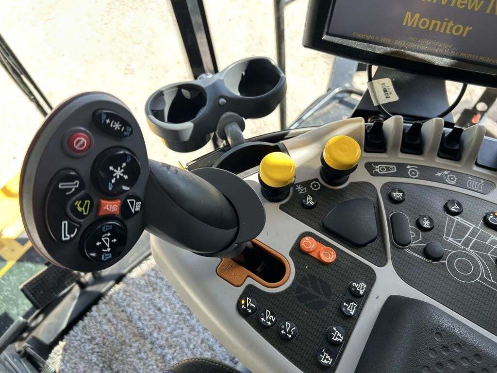 2018 New Holland CR8.90 Combine