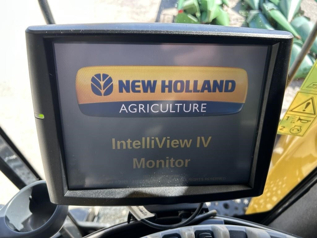 2018 New Holland CR8.90 Combine