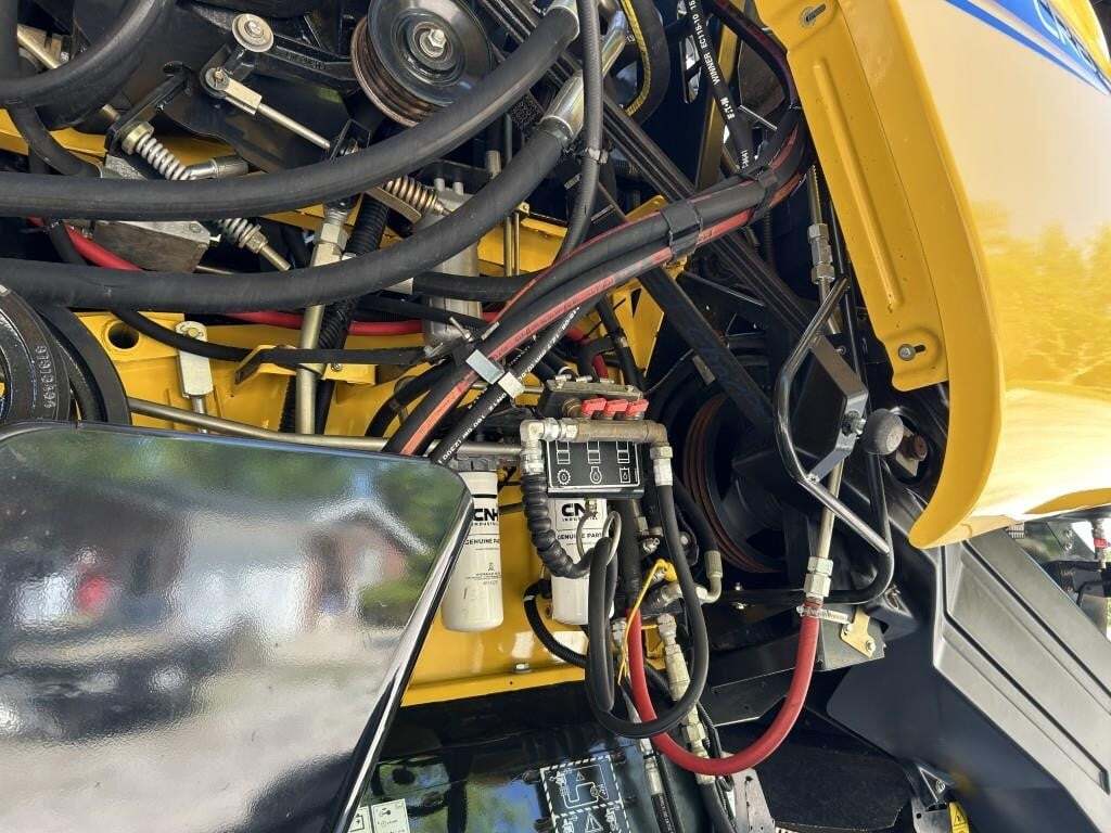 2018 New Holland CR8.90 Combine