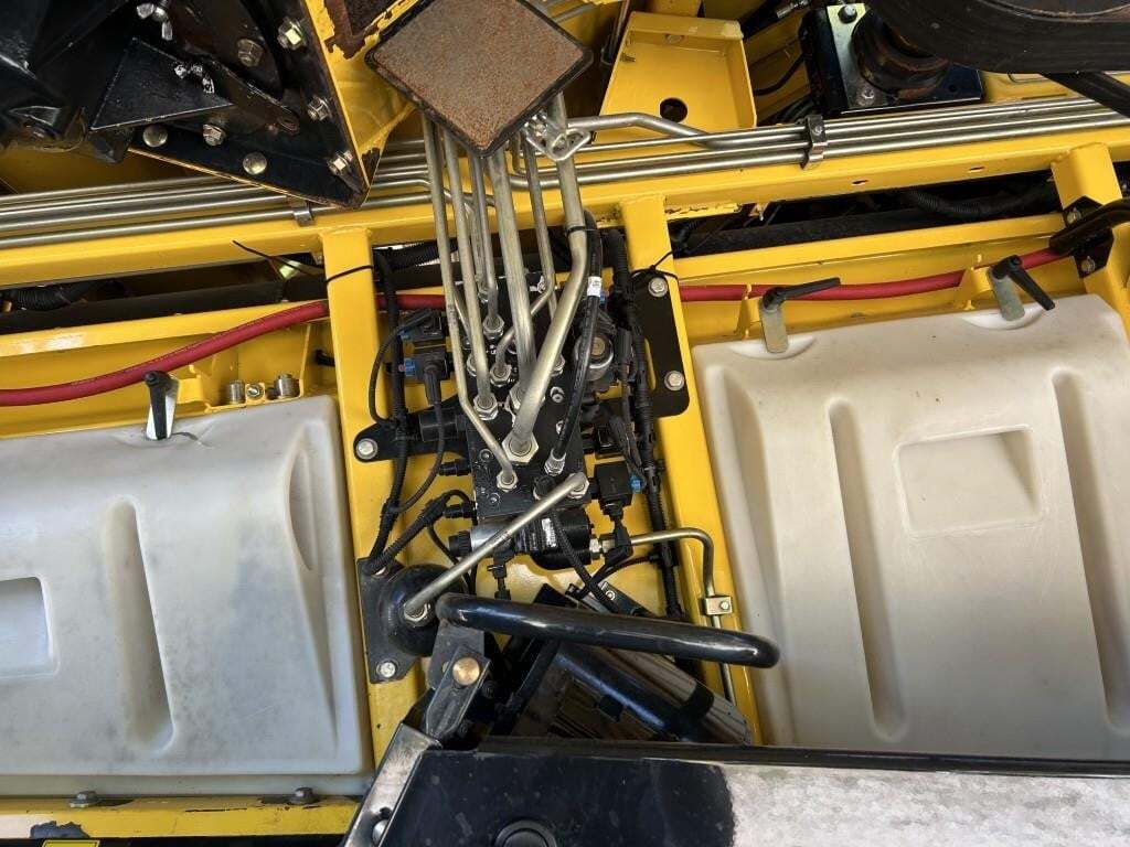 2018 New Holland CR8.90 Combine