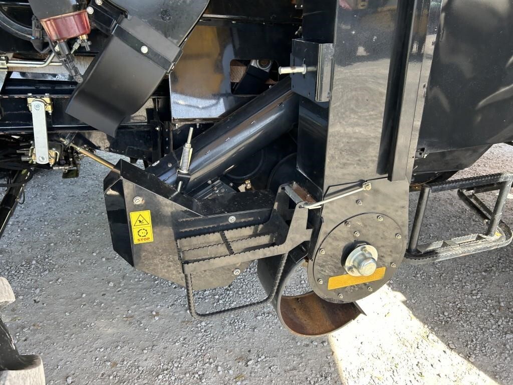 2018 New Holland CR8.90 Combine
